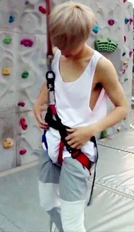 hairykpoppits: Mark Tuan looking so fine doing wall climbing