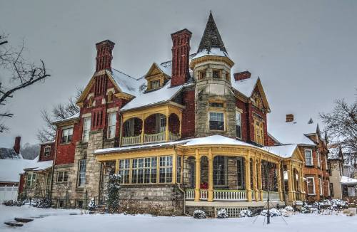 steampunktendencies: Snowy Victorian Houses (Part 2) (Part 1) [ Twitter | Instagram | Facebook | Goo