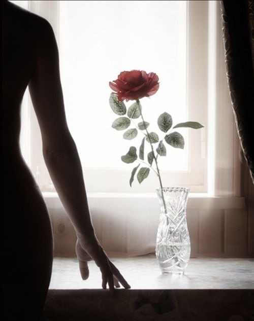 fotografopazzo:  darika75:  Ti rimane un respiro tra le parole e quelle, ingorde,