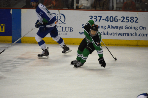 floofyfeather:  So along with video games and figure skating, I love hockey.  Louisiana Ice Gators v. Columbus Cottonmouths W 6-4 Jan. 2, 2015