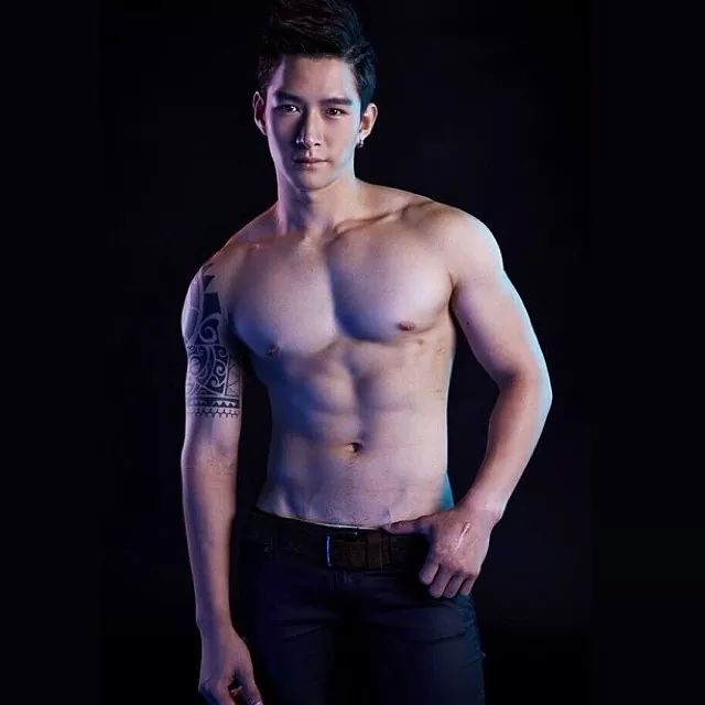 yumyumasianhunks:  yum yum Asian hunks. check out my blog