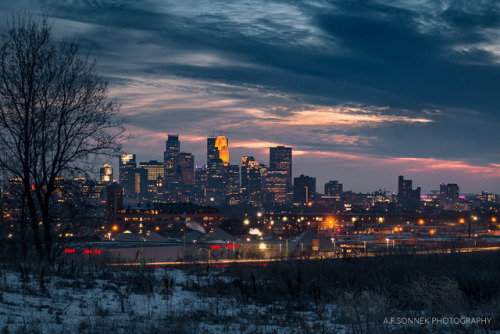 afsonnek - The Minneapolis skyline after a beautiful winter...