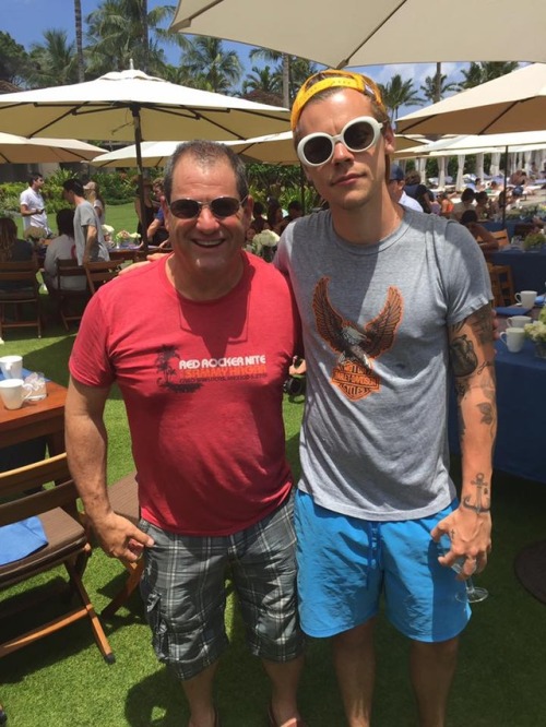 thedailystyles:Harry in Hawaii (via gary.nuell)