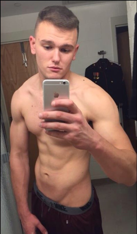 naked-straight-guys:  Straight Marine
