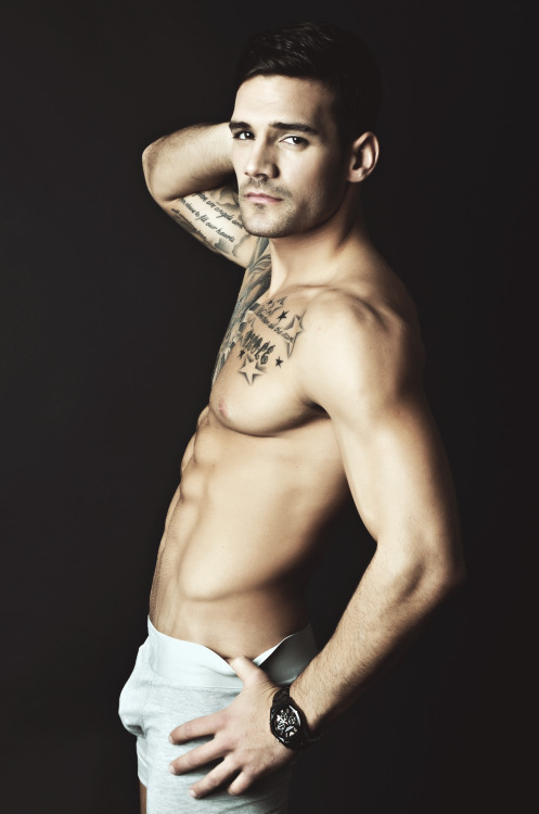 amanthing:  Visit amanthing Hunk Edition BlogWith 9 Different Categories of HOT MEN to Choose From