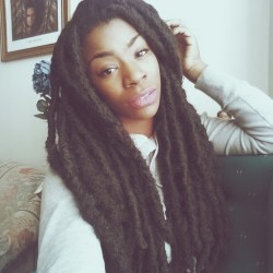 rastarich:  fuckursmilez:  Suttle. Sweet.  These are some thick ass locs. I think I’m in love 