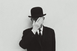 ohthentic:  orwell:  René Magritte by Duane Michals    Oh 