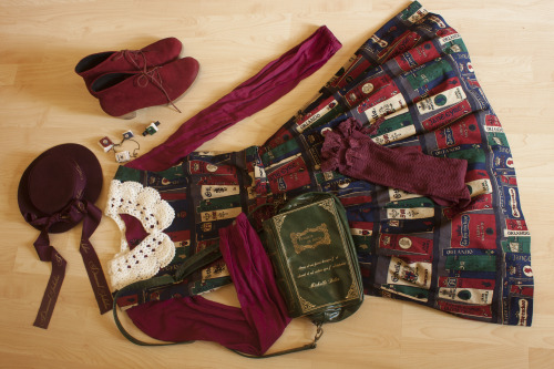 onlyeasy:  Library Coord No. 3 JSK: Jane Marple Bracelet: selfmade Socks, Shoes, Bag, Hat, Collar, Cutsew: Offbrand