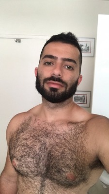 notanothergayguy:  Oh hi new followers. 👋🏽 Follow