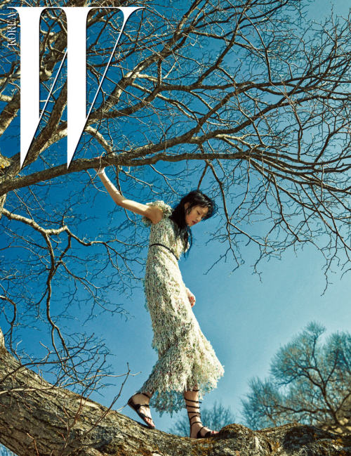 SORA CHOI wearing GIAMBATTISTA VALLI for W Korea, photographed by JANG DUK HWA