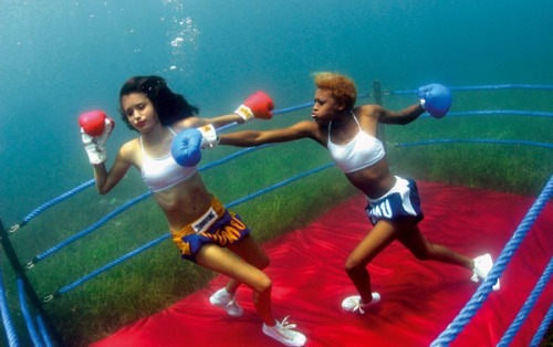 geoffrey5867: Underwater one-sided female boxing match 