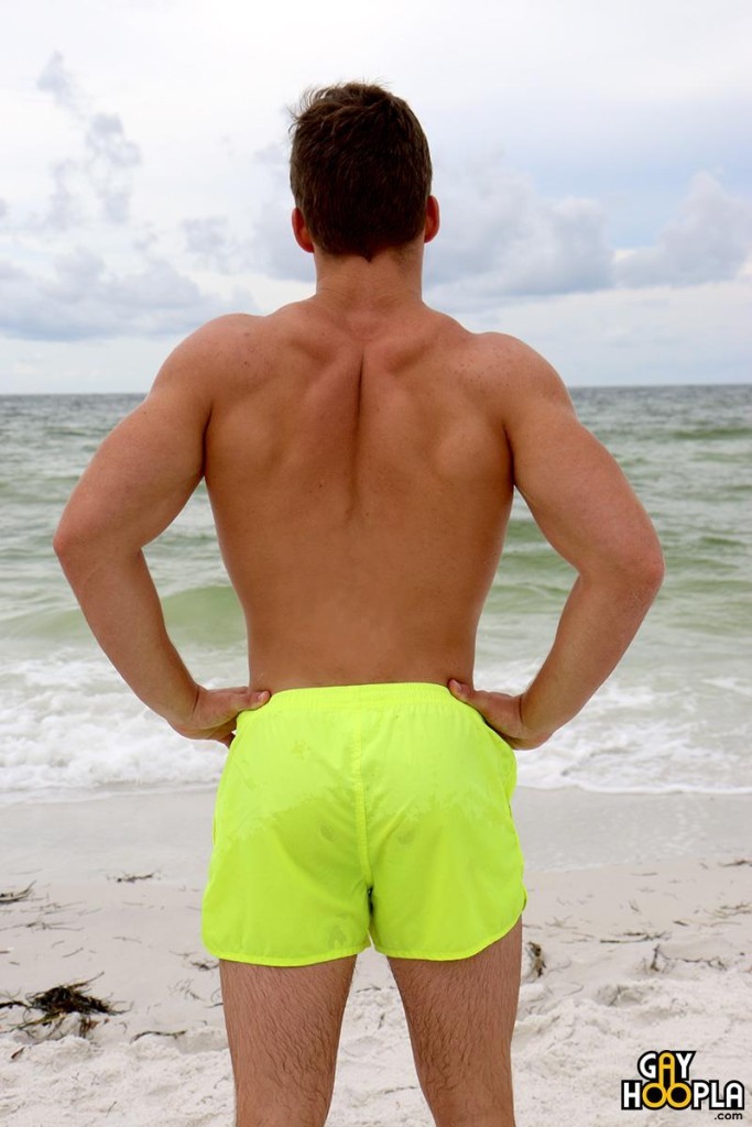 youngsexymen:  Kyle Dean @ Gay HooplaHOW BIG IS YOUR BULGE? Before you participate