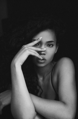 goldenxpvssy:  Ashley Moore 