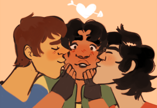 mochicecream: 1 like = 1 smooch for hunk 1 reblog = 2 smooches for hunk