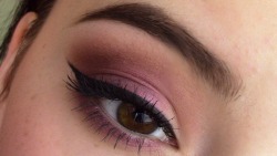 silentiloveyous:  Burgundy