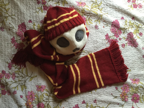 Sharing some of my knitting this time. ♥ Patterns: Scarves | Hat (my notes on adding stripes to hat 