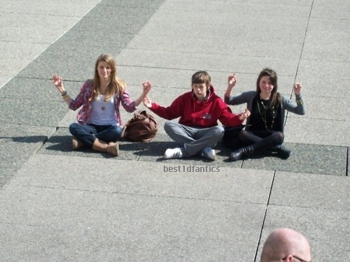 larrystash:  jonsnowishot:  Rare pictures of Harry Styles. (None of these are mine,