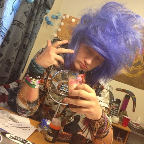 veeoneeye:  filming a new veeoneeye video and it’s a rly special one, excited for u all to see it !!! channel link in my bio 💜💙✌️ 