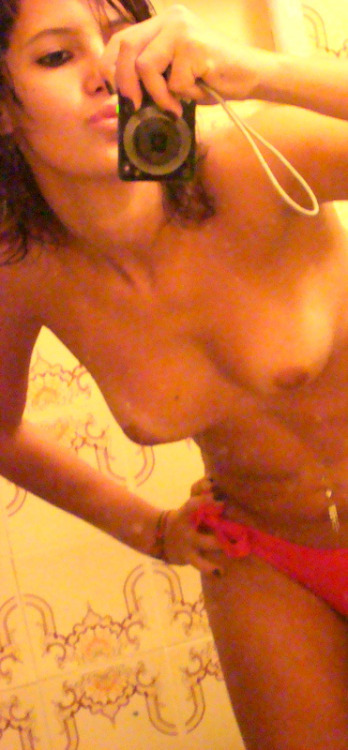 joyfulfanfarter:  Wanna see my updates? Follow me. Wanna see me on cam? Visit me.