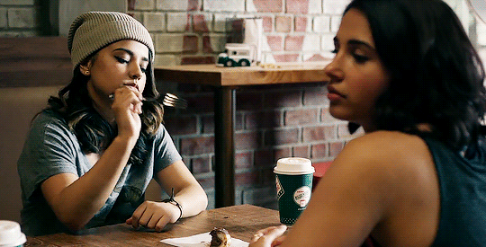 blacksunflower:  br0seph-time-to-g0seph:  mitski:   that krispy kreme date ( ◕‿◕)