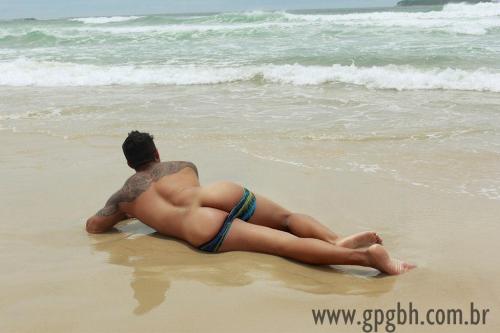 AlanPalmSprings Likes His Men!
