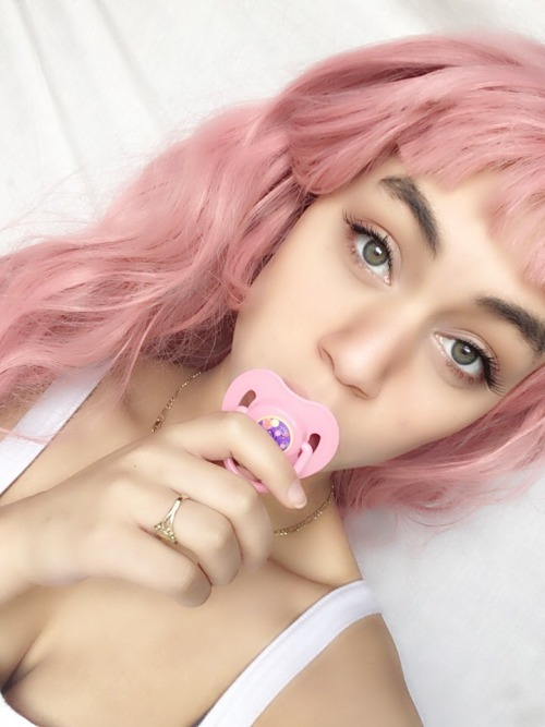 aestheticryo:  for all you paci lovers c; 