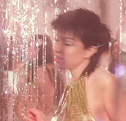 autisticwhyborne:theshitneyspears:Boy Problems//Carly Rae Jepsen//2016she even looks gay in the vide