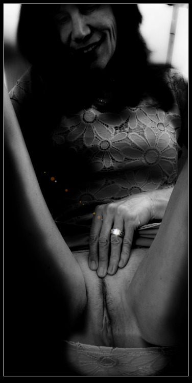 kinkyprofessionalmom:  Married 
