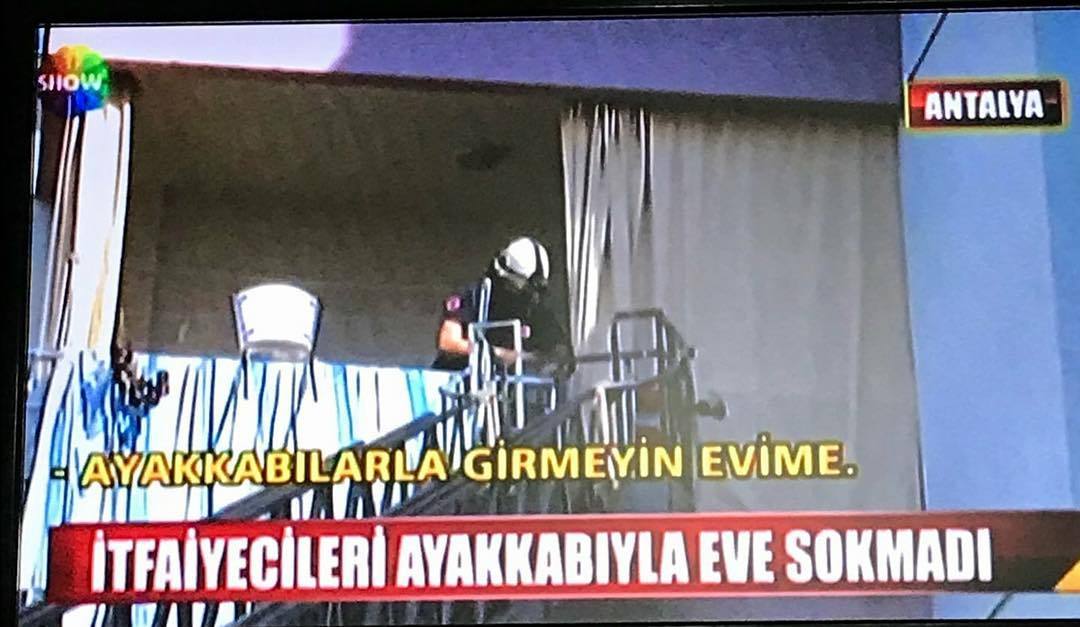 - Ayakkabılarla girmeyin...