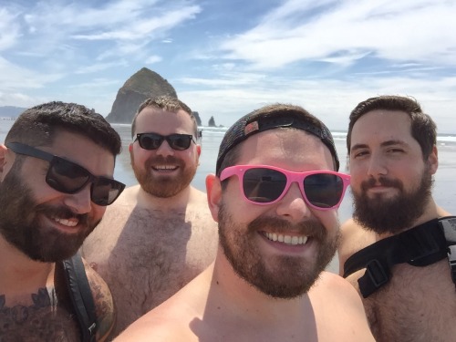 99centjbc:  #cannonbeach #haystackrock #SquadGameStrong lionsatbay lickspittle10