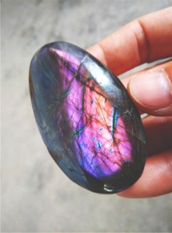 cosmic-crystalss:  Labrodrite is a stone of magic and synchronistic harmony. It energizes the imagination and stimulates the creative aspects of ones mind.