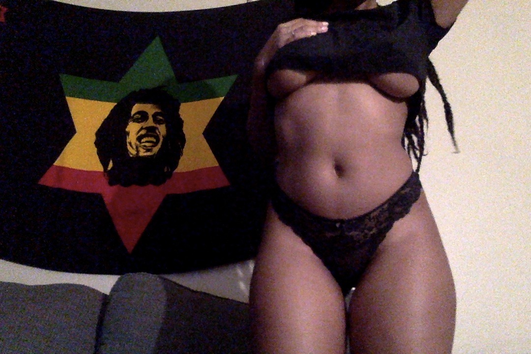 bettystoner:   i’m not really sure..  but i’m supposed to be on cam right now