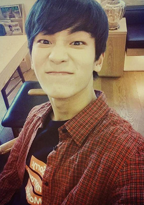 XXX  some of my favourite selcas from l.joe’s photo