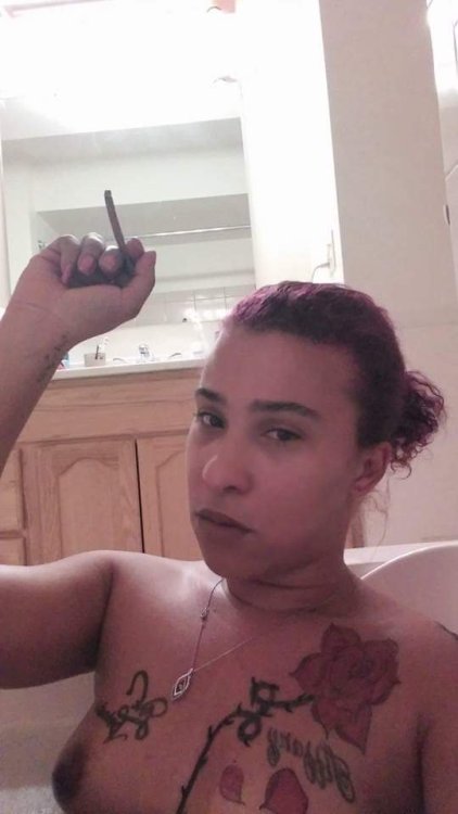 internethoeesss304:  Share my blog for all the facebook hoes…