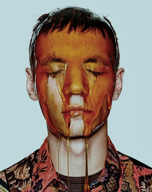furples:  VMan #31 Spring/Summer 2014 VANITY TREATMENTS Photographer: Richard Burbridge Styling: Robbie Spencer Model: Yuri Pleskun 