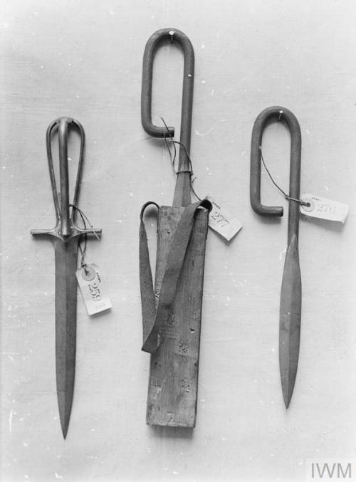 scrapironflotilla - French trench knives known as ‘French Nails’...
