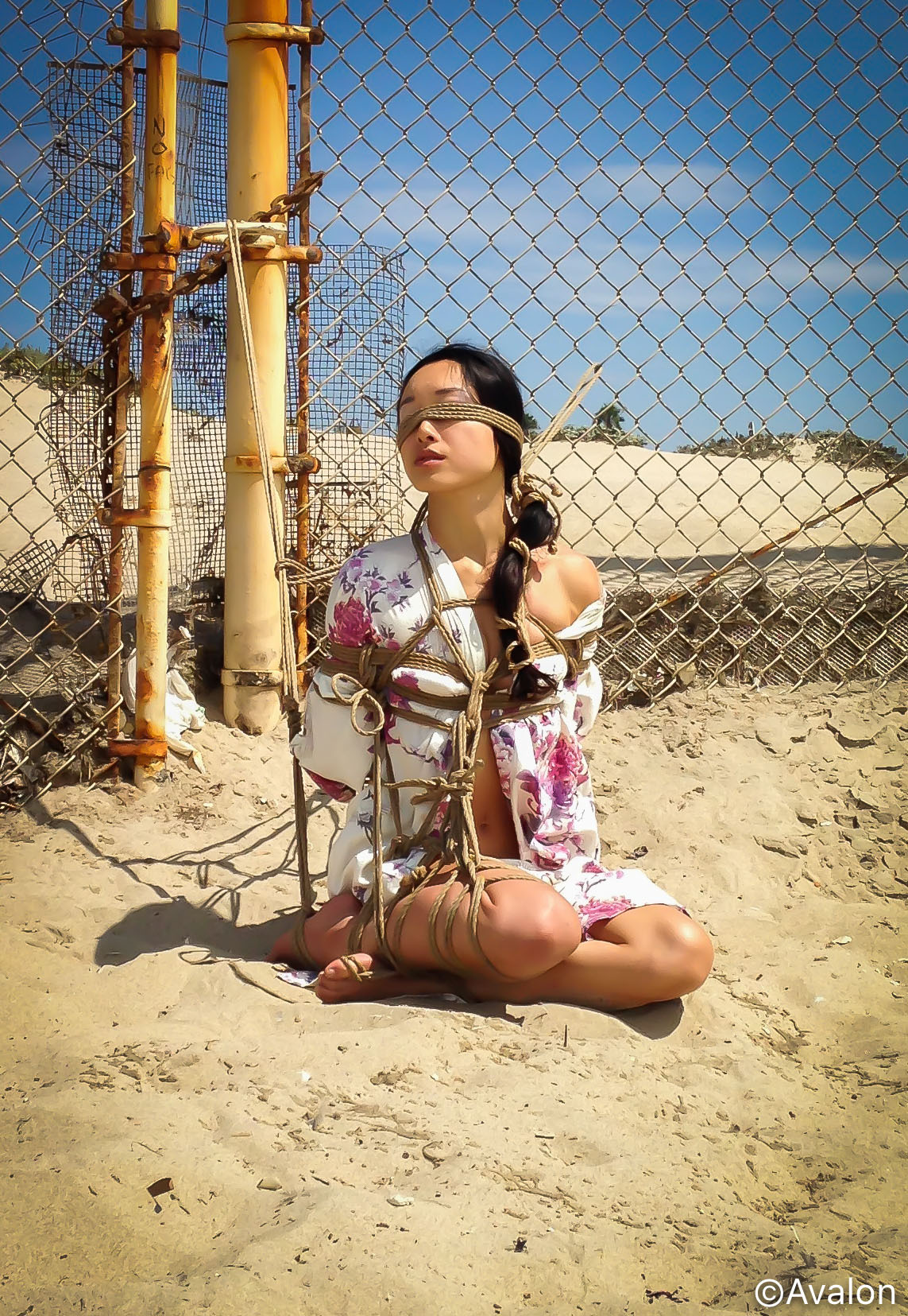 123avalon:Beach fun on a sunny day - Los Angeles - Model:  Yayoi  - Rope &amp;