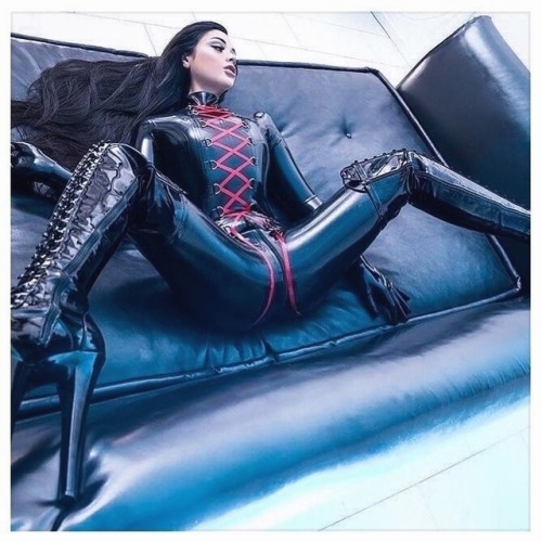 born-in-latexx: Latex