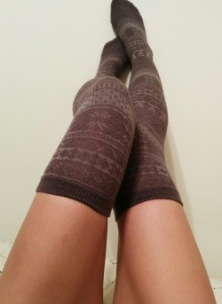 unoetrino:  supersonia:  Love knee high socks