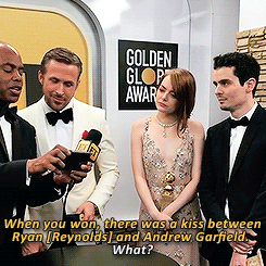 ricamora-falahee: Ryan Gosling, Emma Stone and Damien Chazelle react to seeing the kiss between Ryan