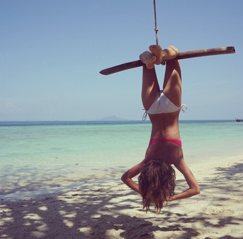 watchmedisappearbeforeyoureyes: We Heart It. weheartit.com/entry/85420265/via/skinnyme123