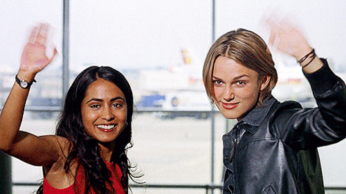 leofromthedark: BEND IT LIKE BECKHAM (2002) dir. Gurinder Chadha At least I taught her full Indian d