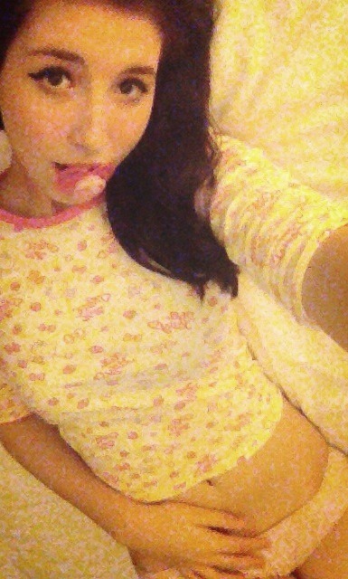canadianabdllover:  milkyanddaddy:  Daddyâ€™s lil flower  Sheâ€™s so beautiful.