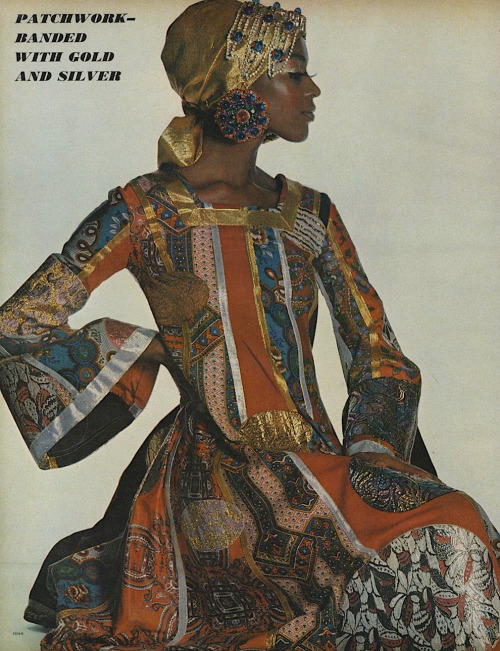 chicinsilk:US Vogue September 1, 1969 Photo by Irving PennModels: Naomi Sims and Windsor Elliot 