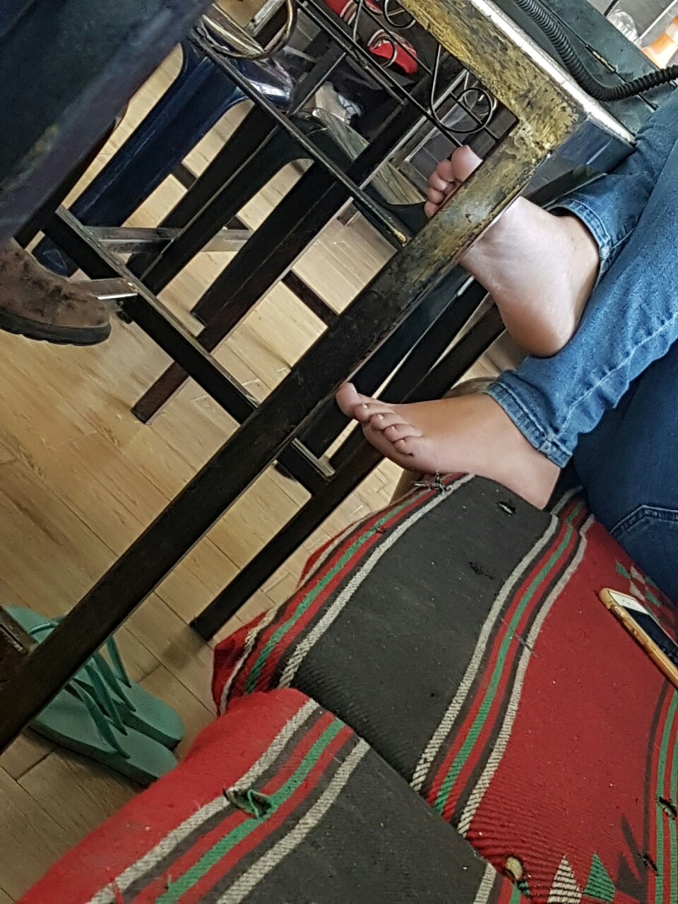 yonibonbon:  (must love feet)