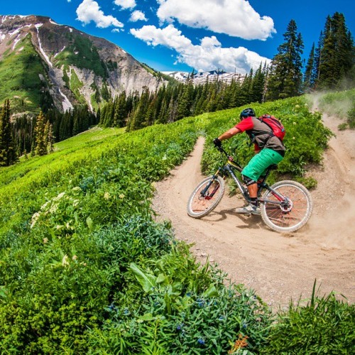 trentbonaphoto:  #pedalfasterFriday @cbshabo rails a dusty corner on the #401Trail. #mtb #CrestedBut