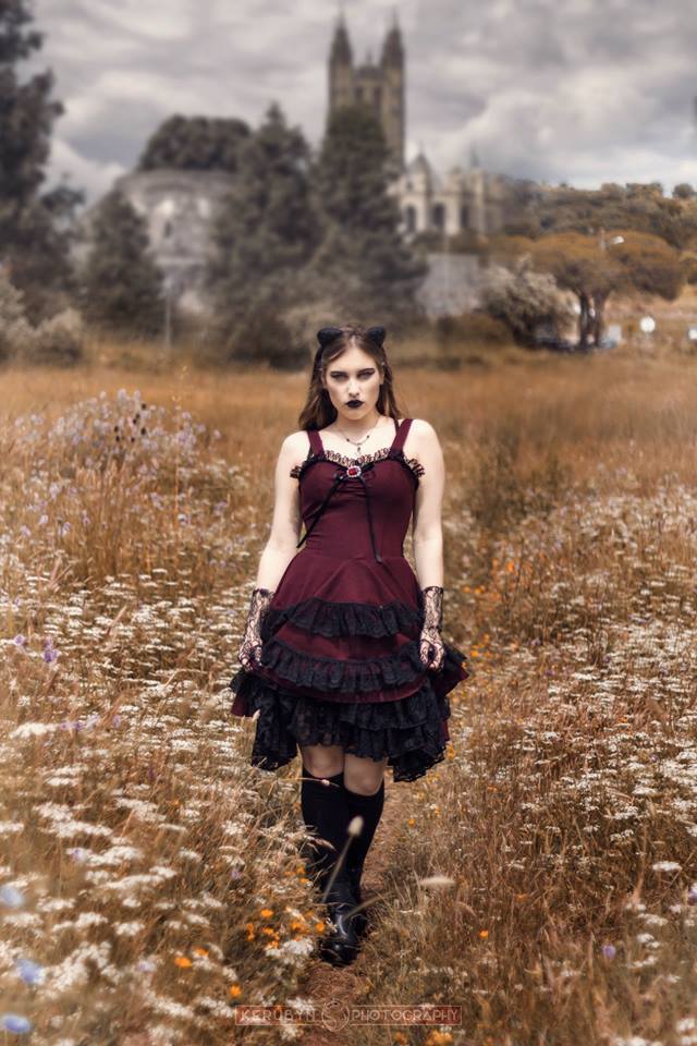 gothicandamazing:  Model: Catarina Rodrigues (@catarinag.97)Photo: Kerubyn PhotographyDress: