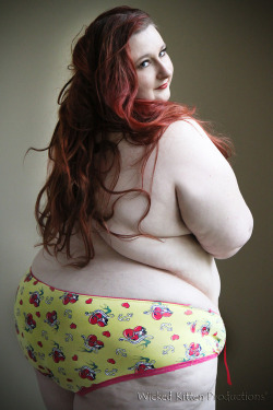 lovethembigandthick:  She is gorgeous 