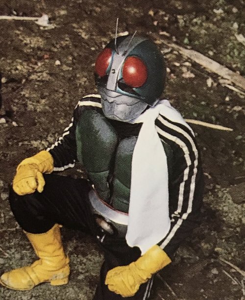 stingyslegslookweird: i found these pics of skyrider with shocker rider no. 2 and idk what to do wit