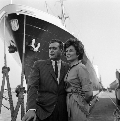 Raymond Burr as Perry Mason and Barbara Hale as Della Street in “The Case of the Malicious Mar